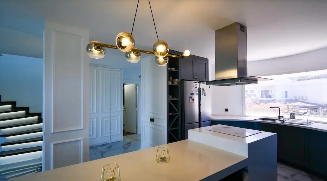 Fitted kitchen